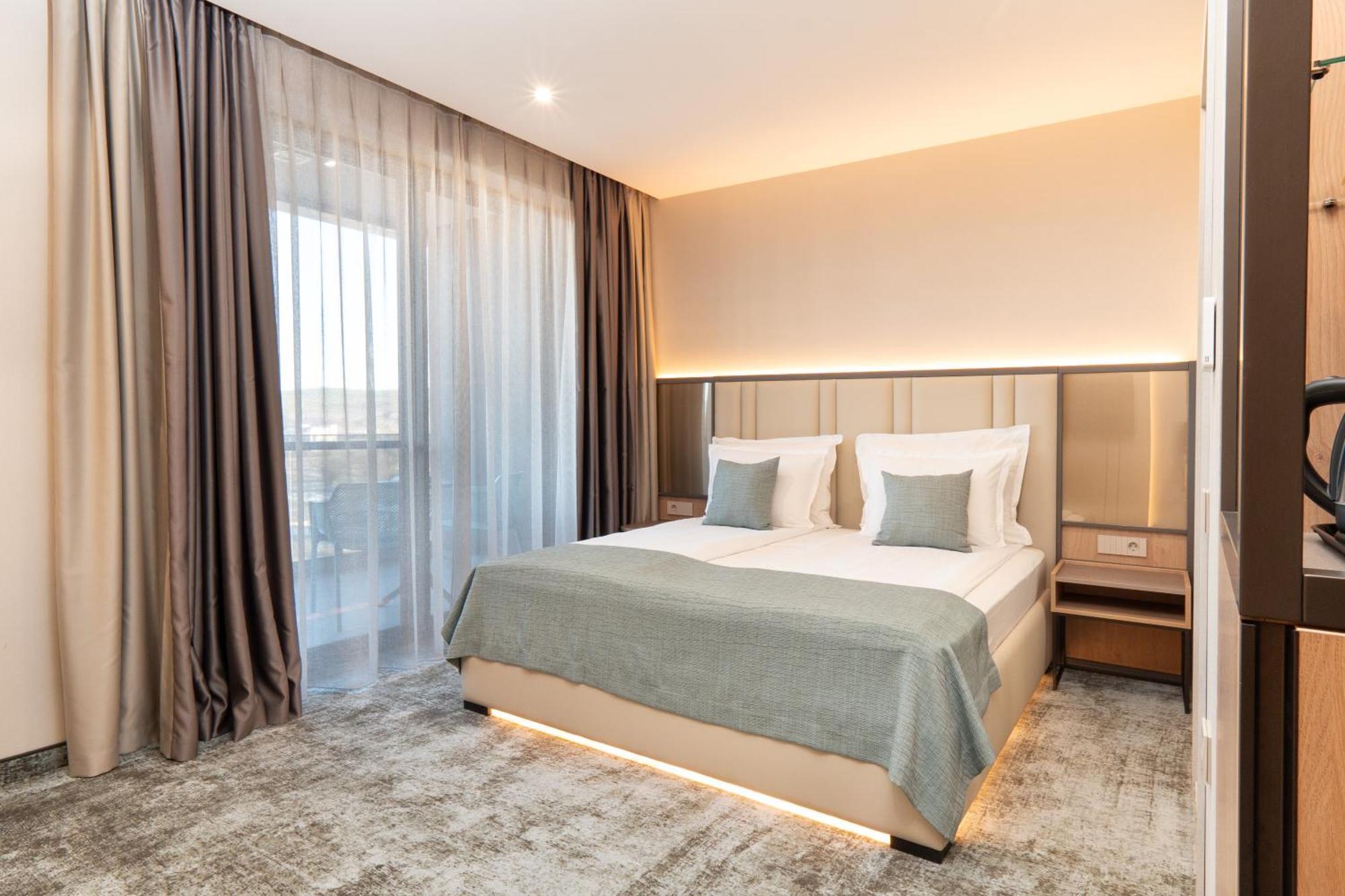 פאבל באניה Atmosphere Balneo Hotel & Spa מראה חיצוני תמונה