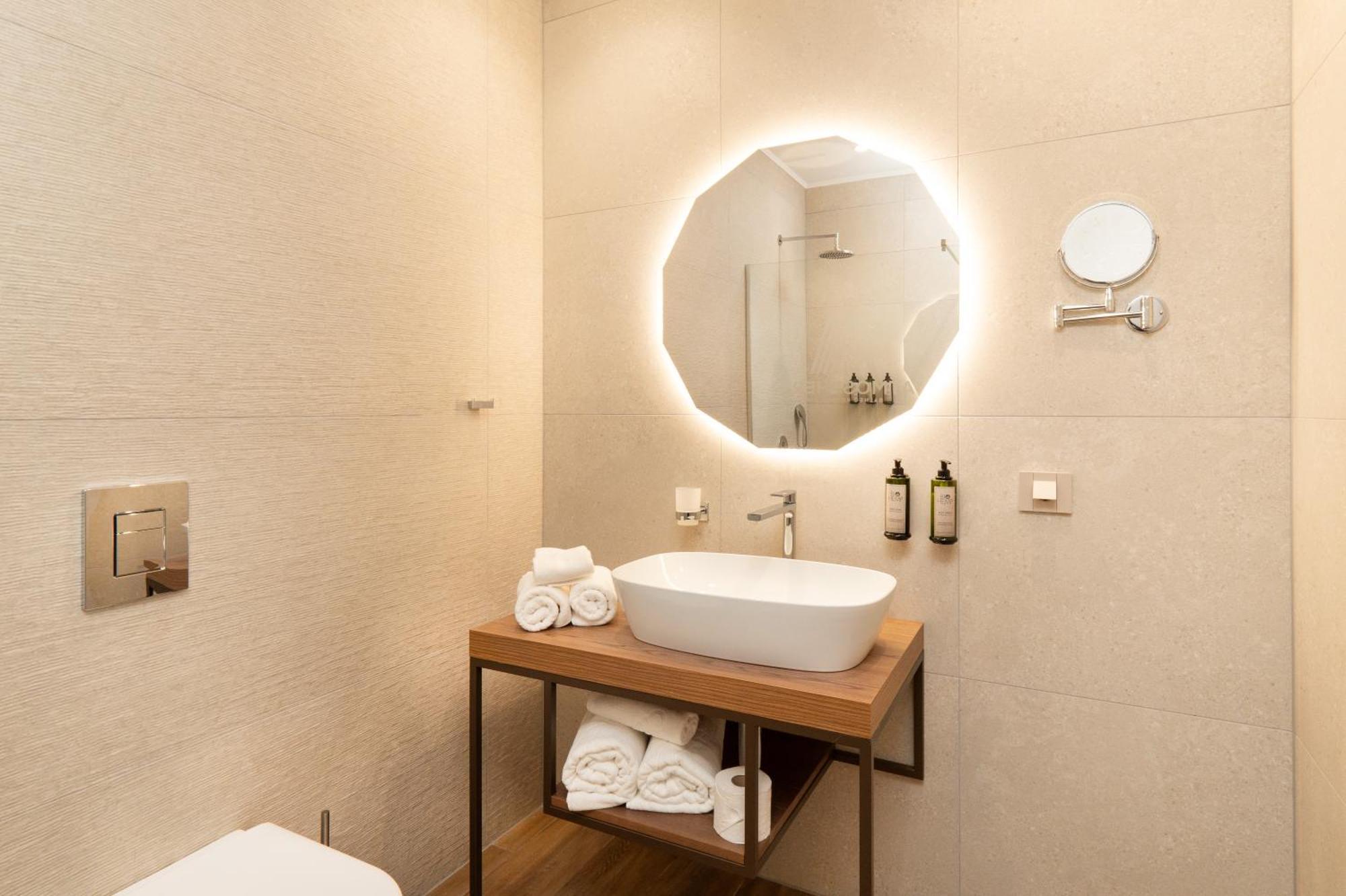 פאבל באניה Atmosphere Balneo Hotel & Spa מראה חיצוני תמונה