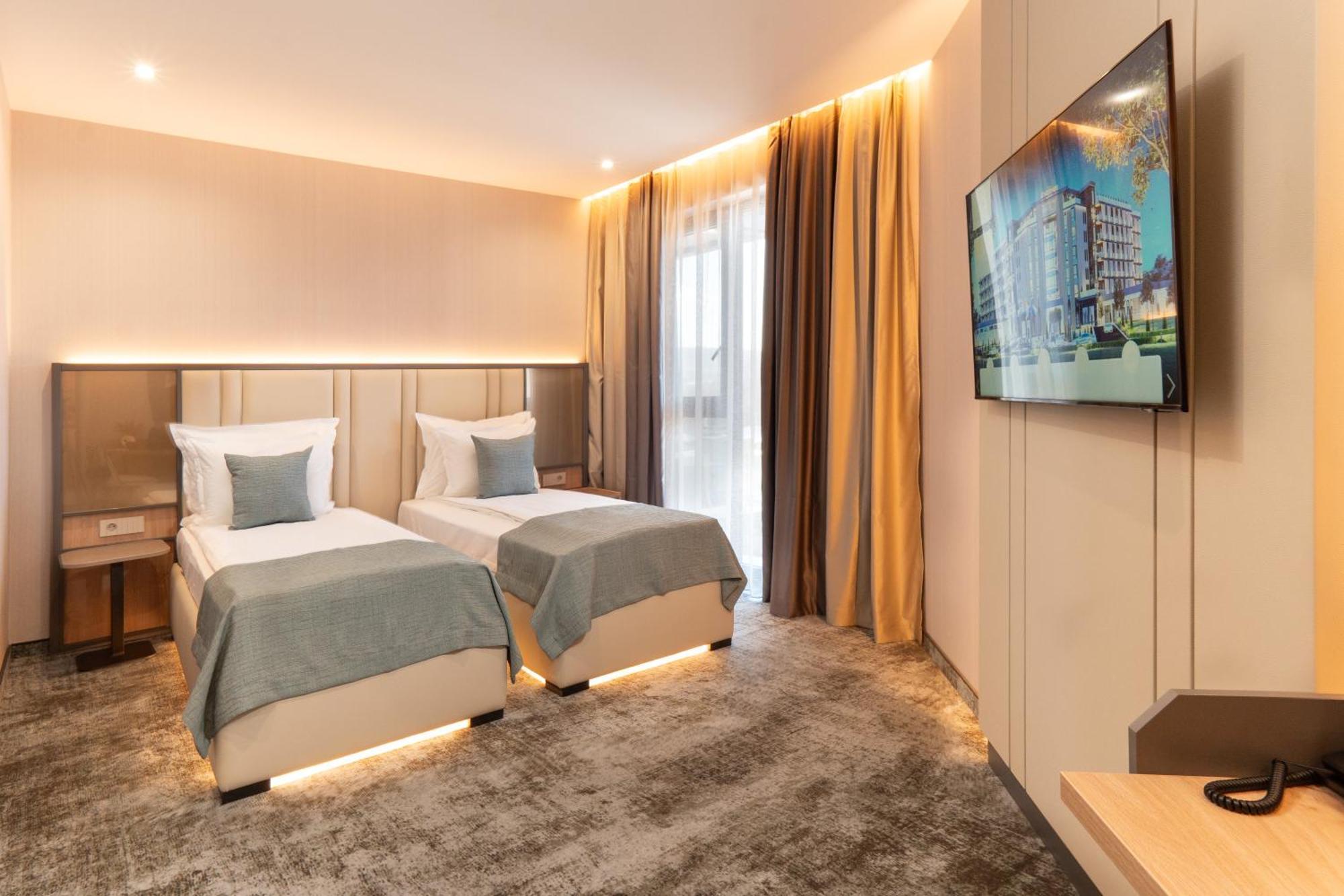 פאבל באניה Atmosphere Balneo Hotel & Spa מראה חיצוני תמונה
